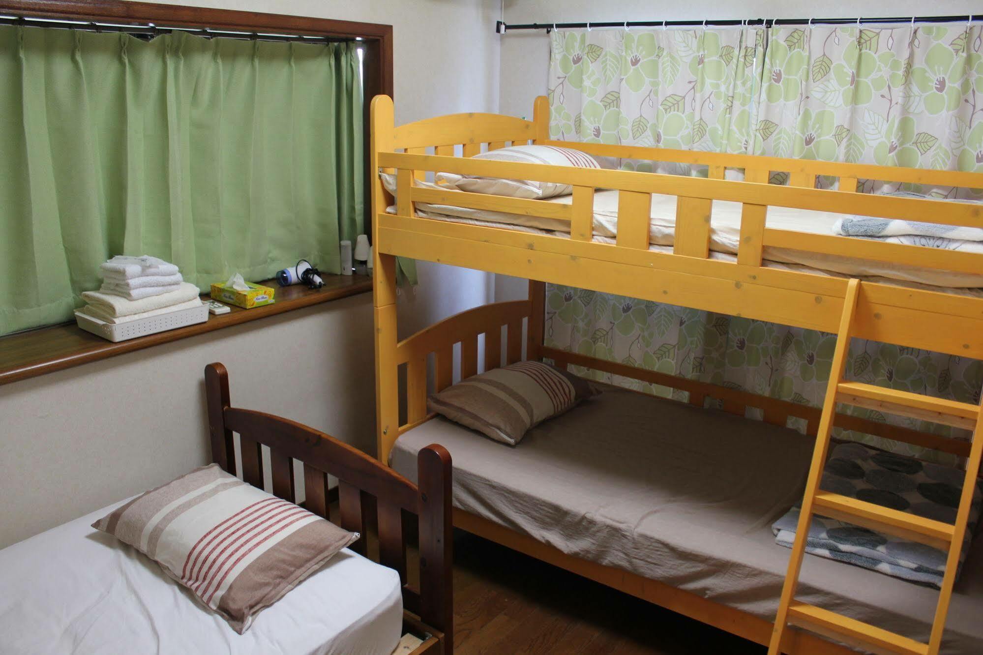 Guest House Kona Chatan Exterior photo