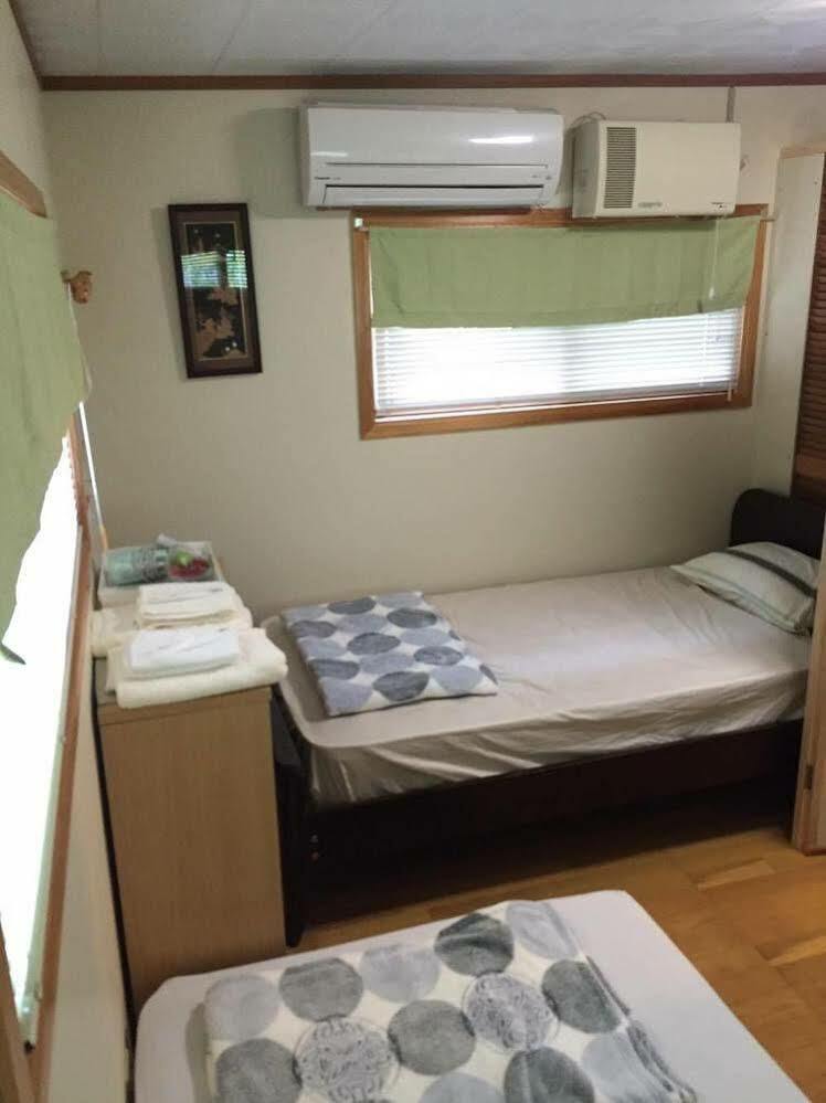 Guest House Kona Chatan Exterior photo