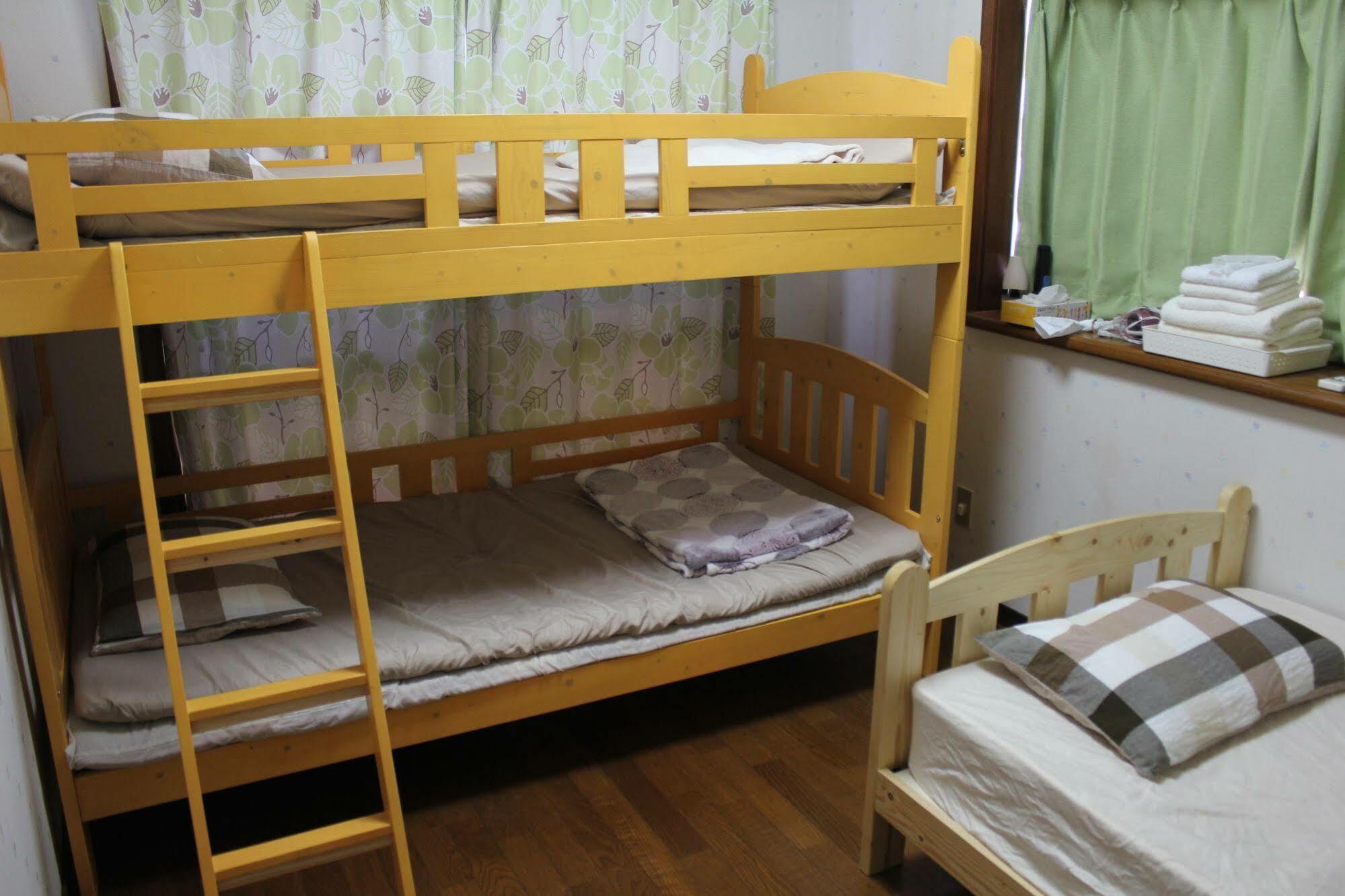 Guest House Kona Chatan Exterior photo